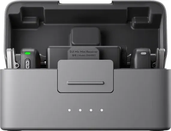 Беспроводной микрофон DJI MIC Mini (2 TX + 1 RX + Charging Case) Беспроводной микрофон DJI MIC Mini (2 TX + 1 RX + Charging Case)